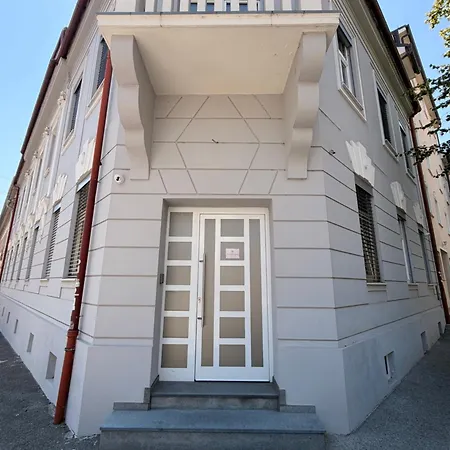 Apartma Stadium *